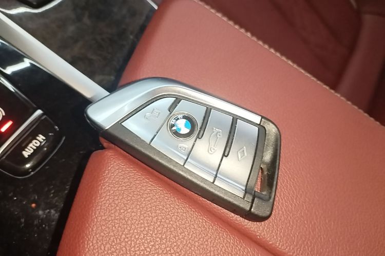 Used BMW 5 Series 2022 Restyled 525Li Luxury Package Vehicle Key