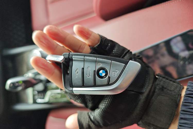 Used BMW 5 Series 2022 Restyled 525Li M Sport Package Vehicle Key