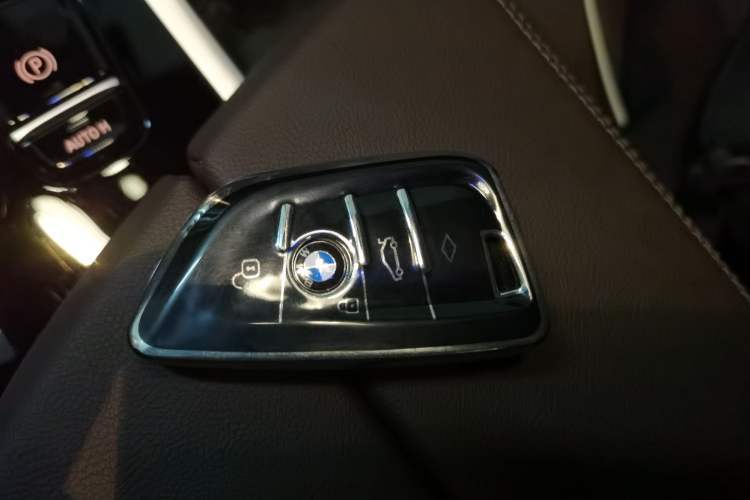 Used BMW 5 Series 2022 Restyled 525Li M Sport Package Vehicle Key