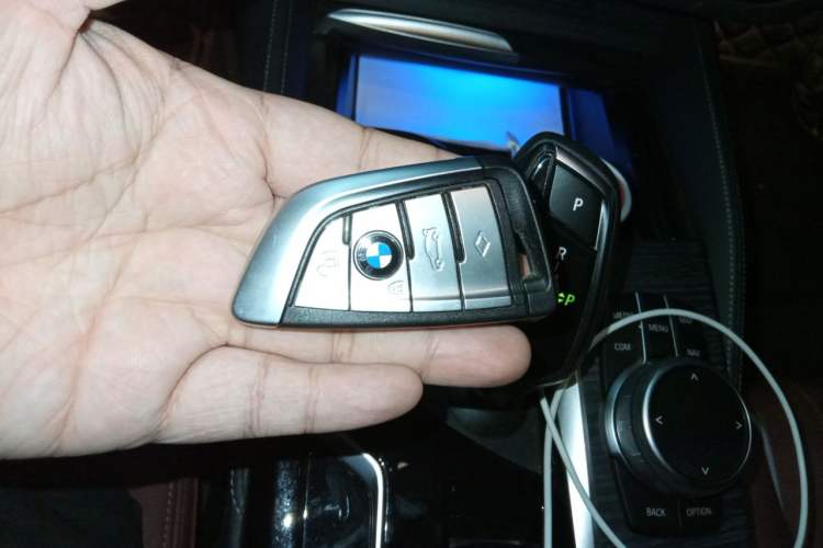 Used BMW 5 Series 2022 530Li Leading Model M Sport Package Vehicle Key