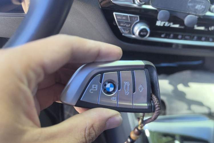 Used BMW 5 Series 2022 Second Facelift 525Li M Sport Package Vehicle Key