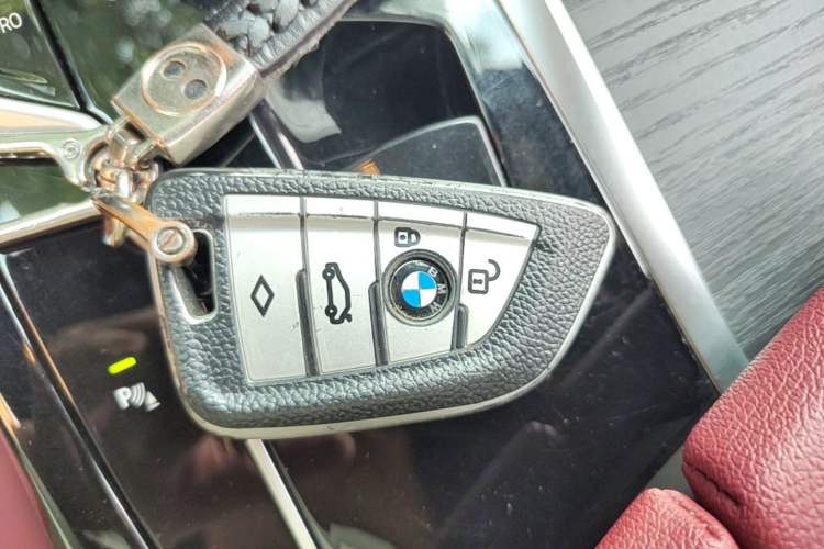 Used BMW 5 Series 2022 Second Facelift 530Li Leading Edition M Sport Package Vehicle Key