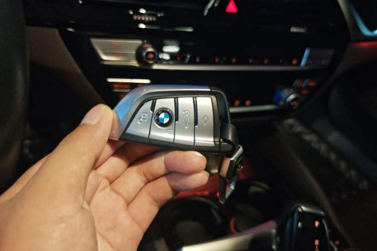 Used BMW 5 Series 2022 Restyled 525Li M Sport Package Vehicle Key