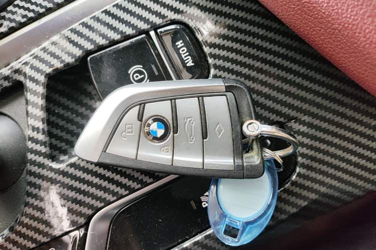 Used BMW 5 Series 2022 Restyled 525Li M Sport Package Vehicle Key