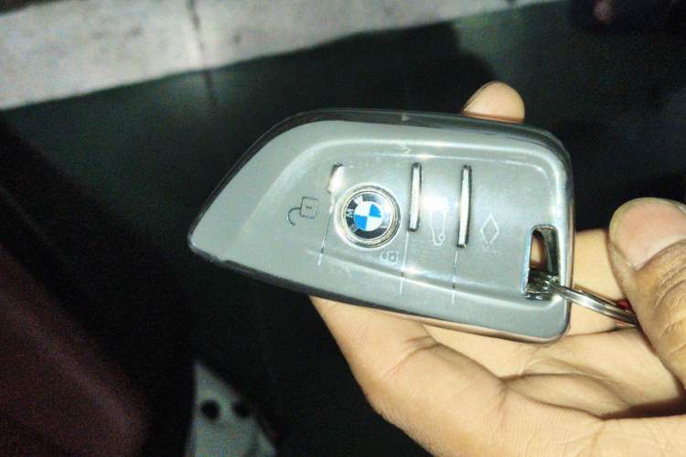 Used BMW 5 Series 2022 530Li Luxury Edition M Sport Package Vehicle Key