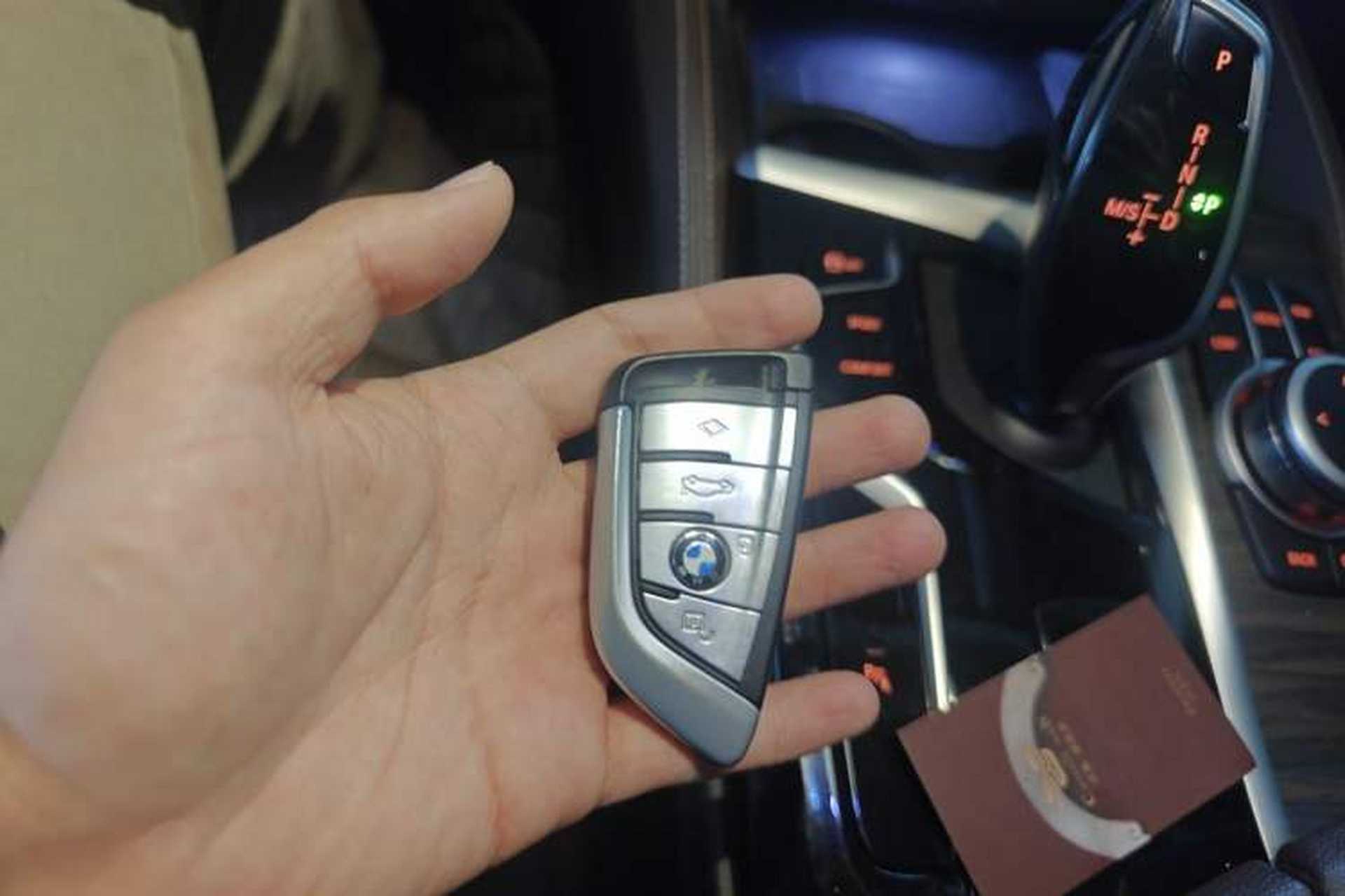 Used BMW 5 Series 2022 Updated 530Li Leading Edition Luxury Package Vehicle Key
