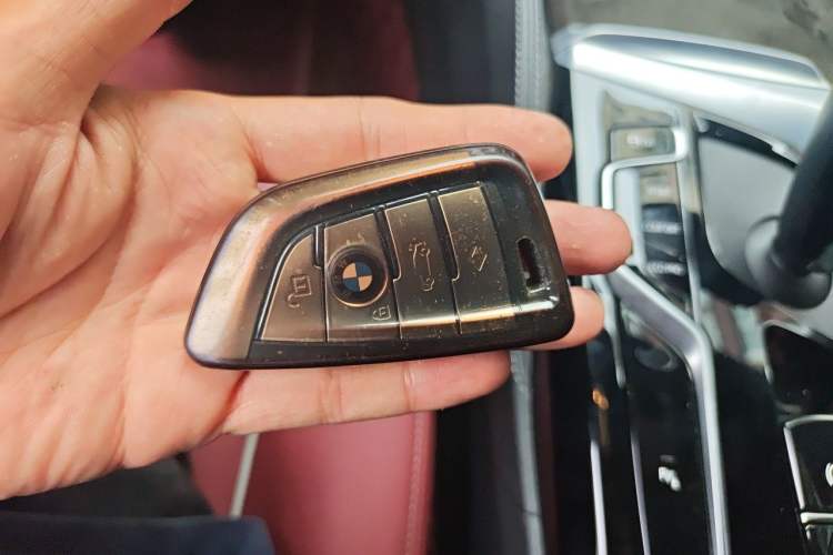 Used BMW 5 Series 2022 Second Facelift 525Li M Sport Package Vehicle Key
