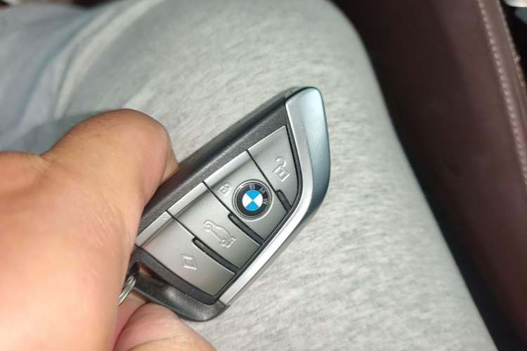 Used BMW 5 Series 2022 Restyled 525Li Luxury Package Vehicle Key