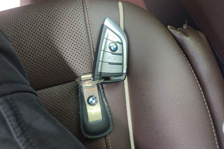 Used BMW 5 Series 2022 530Li xDrive M Sport Package Vehicle Key
