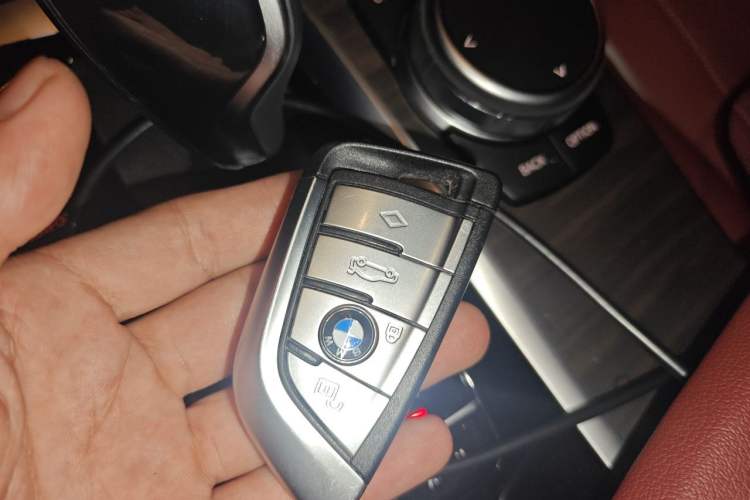 Used BMW 5 Series 2022 Updated 530Li Leading Edition Luxury Package Vehicle Key