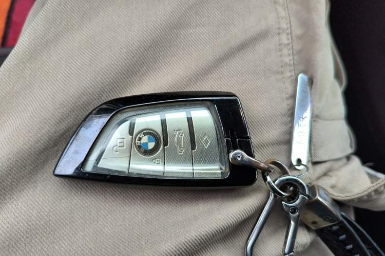 Used BMW 5 Series 2022 Restyled 525Li M Sport Package Vehicle Key