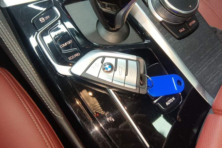 Used BMW 5 Series 2022 Restyled 530Li Leading Edition M Sport Package Vehicle Key
