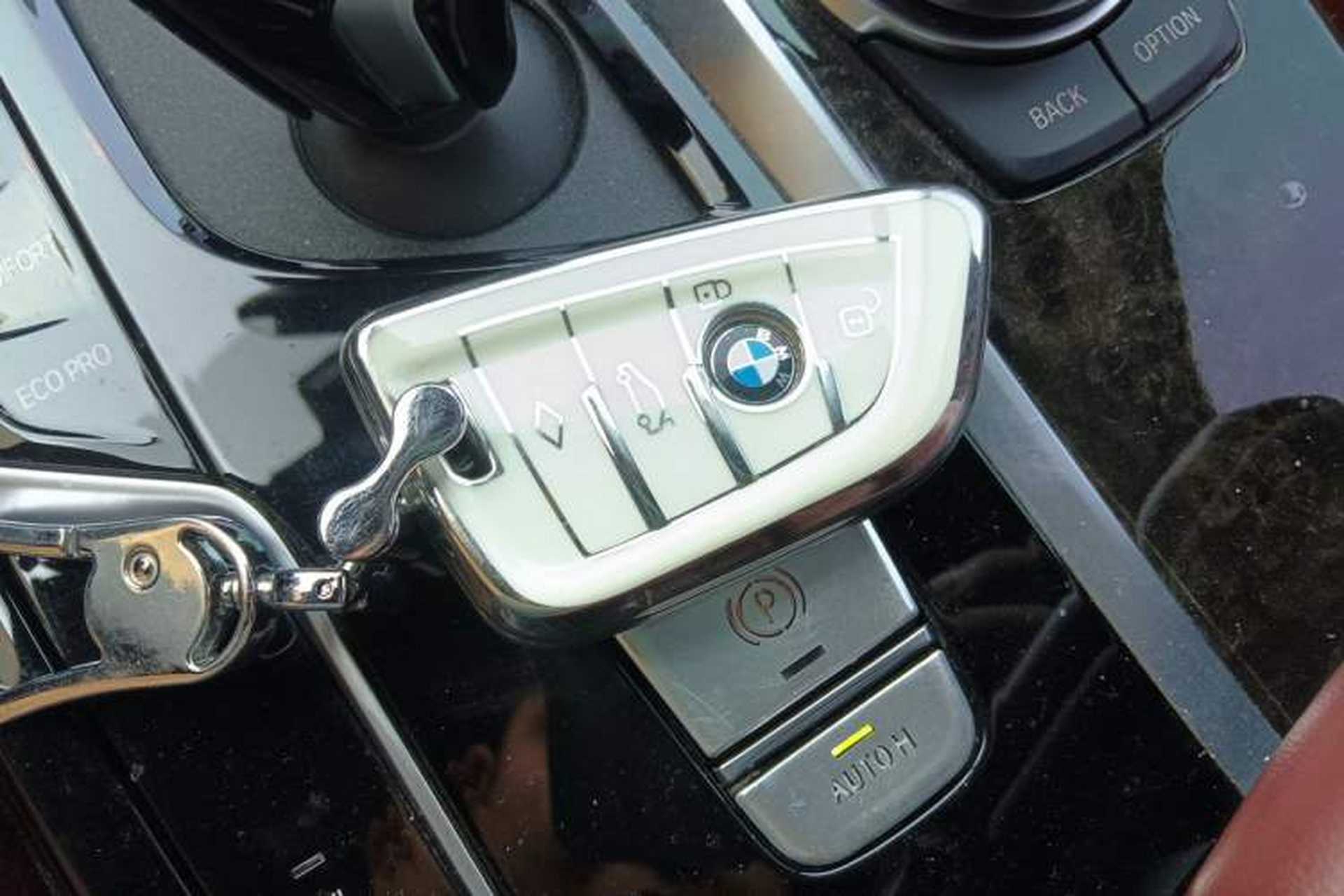 Used BMW 5 Series 2022 Restyled 530Li Leading Edition M Sport Package Vehicle Key