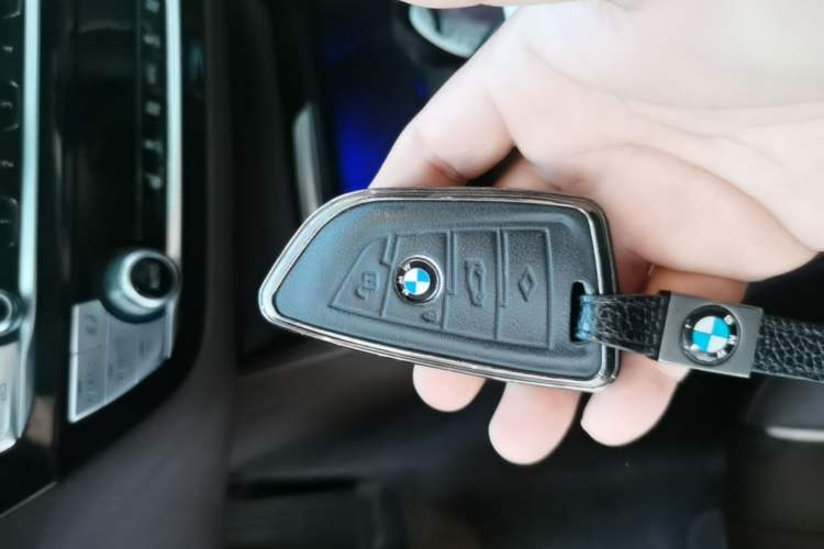 Used BMW 5 Series 2022 Updated 530Li Leading Edition Luxury Package Vehicle Key