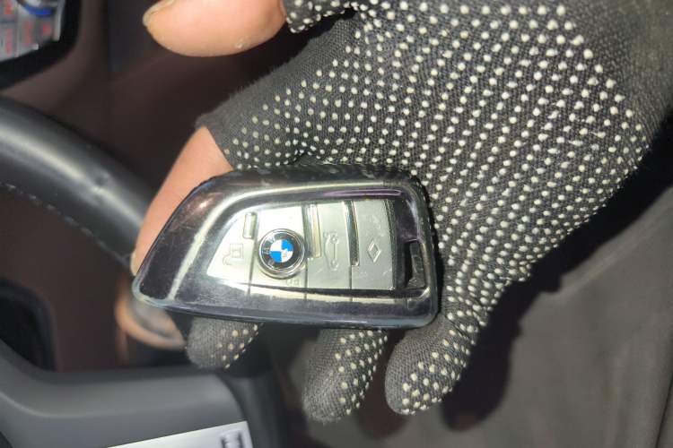 Used BMW 5 Series 2022 Restyled 530Li Leading Edition M Sport Package Vehicle Key