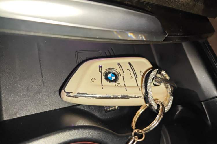 Used BMW 5 Series 2022 Restyled 525Li M Sport Package Vehicle Key
