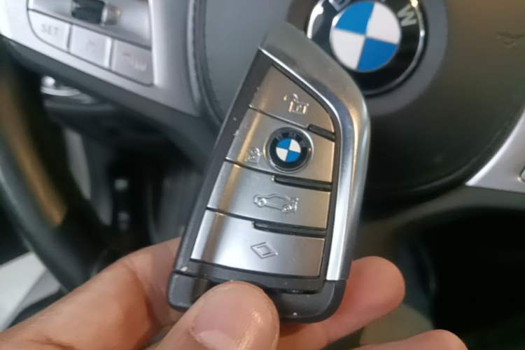 Used BMW 5 Series 2022 Second Facelift 530Li xDrive M Sport Package Vehicle Key