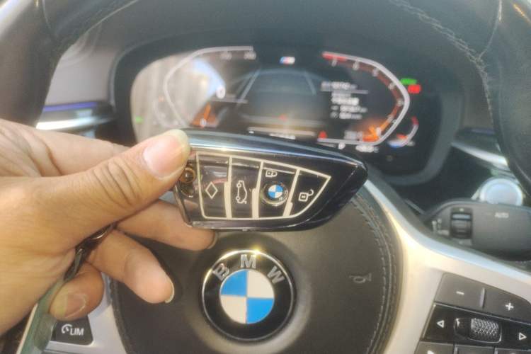 Used BMW 5 Series 2022 Restyled 525Li M Sport Package Vehicle Key