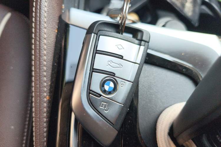 Used BMW 5 Series 2022 525Li Luxury Package Vehicle Key