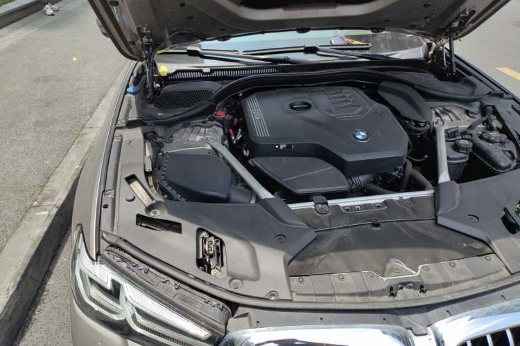 Used BMW 5 Series 2022 Updated 530Li Leading Edition Luxury Package Engine Bay Right