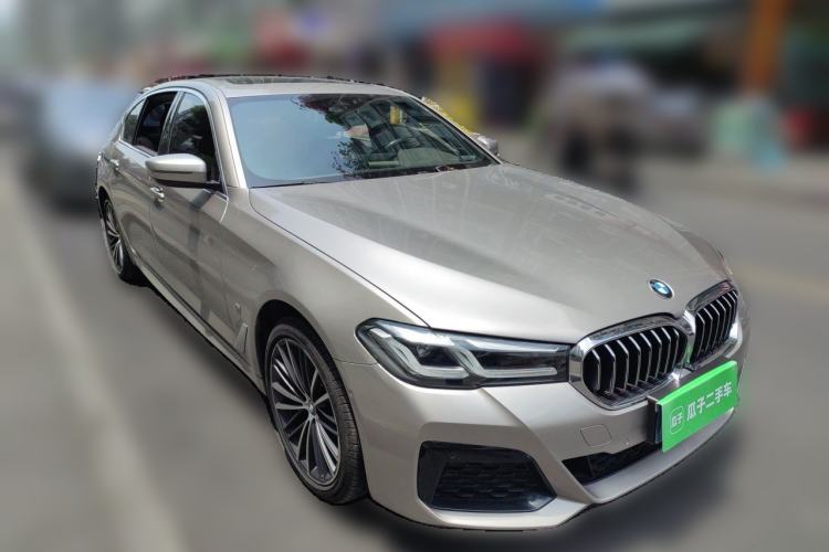 Used BMW 5 Series 2022 Updated 530Li Leading Edition Luxury Package Front Right 45 Deg