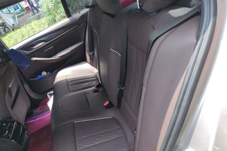 Used BMW 5 Series 2022 Updated 530Li Leading Edition Luxury Package Left Rear Seat