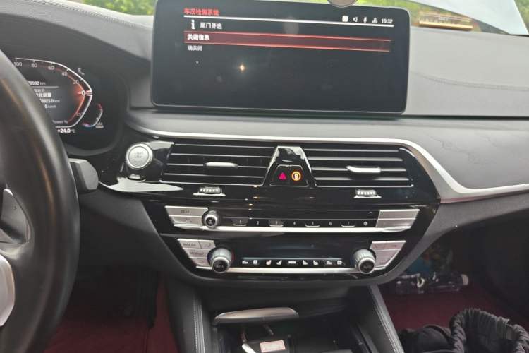 Used BMW 5 Series 2023 530Li Luxury Edition M Sport Package Audio And AC Panel