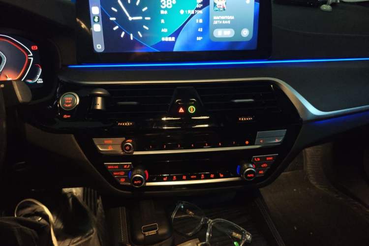 Used BMW 5 Series 2023 530Li Leading Model M Sport Package Audio And AC Panel