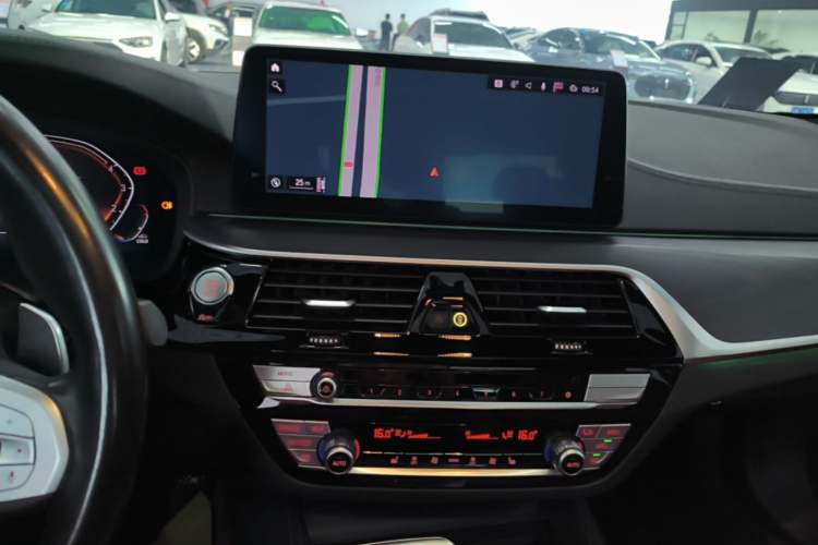 Used BMW 5 Series 2023 530Li Leading Model M Sport Package Audio And AC Panel