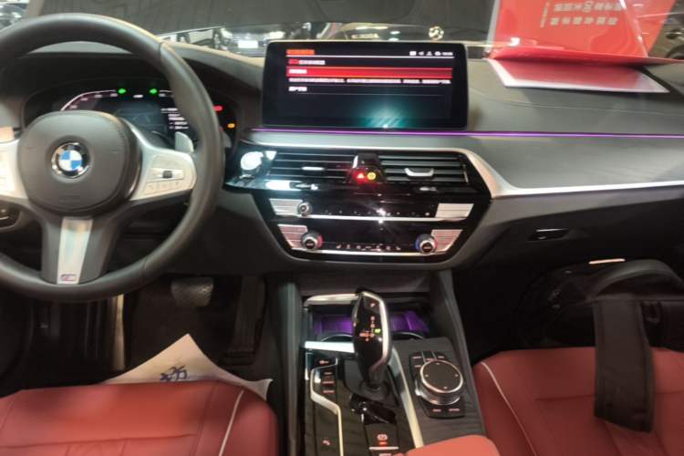 Used BMW 5 Series 2023 530Li Leading Model M Sport Package Audio And AC Panel