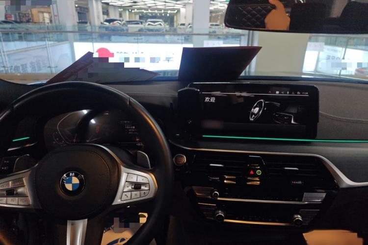 Used BMW 5 Series 2023 Restyled 530Li Leading Edition M Sport Package Audio And AC Panel
