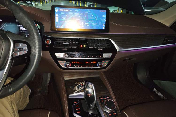 Used BMW 5 Series 2023 530Li Leading Model M Sport Package Audio And AC Panel