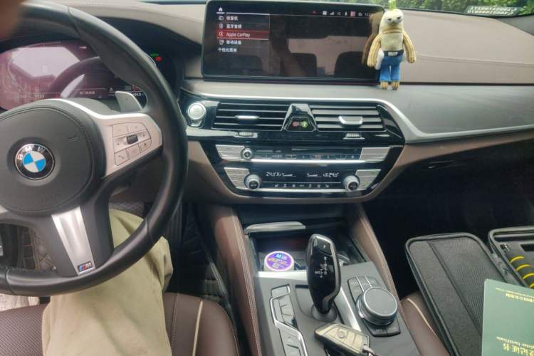 Used BMW 5 Series 2023 530Li Leading Model M Sport Package Audio And AC Panel