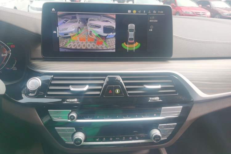 Used BMW 5 Series 2023 530Li Leading Edition Luxury Package Audio And AC Panel