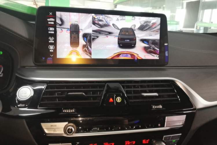 Used BMW 5 Series 2023 530Li Leading Model M Sport Package Audio And AC Panel