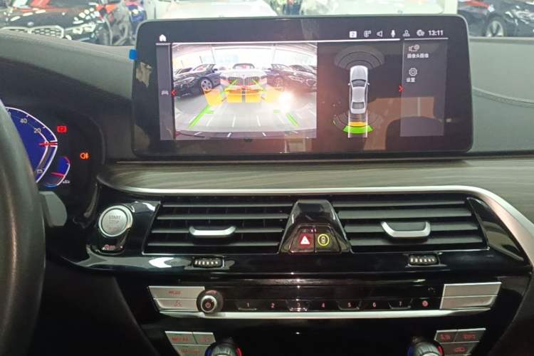 Used BMW 5 Series 2023 530Li Leading Edition Luxury Package Audio And AC Panel