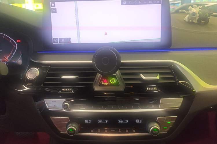 Used BMW 5 Series 2023 530Li Leading Model M Sport Package Audio And AC Panel