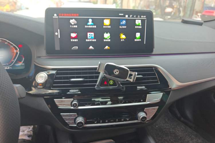Used BMW 5 Series 2023 530Li Leading Model M Sport Package Audio And AC Panel