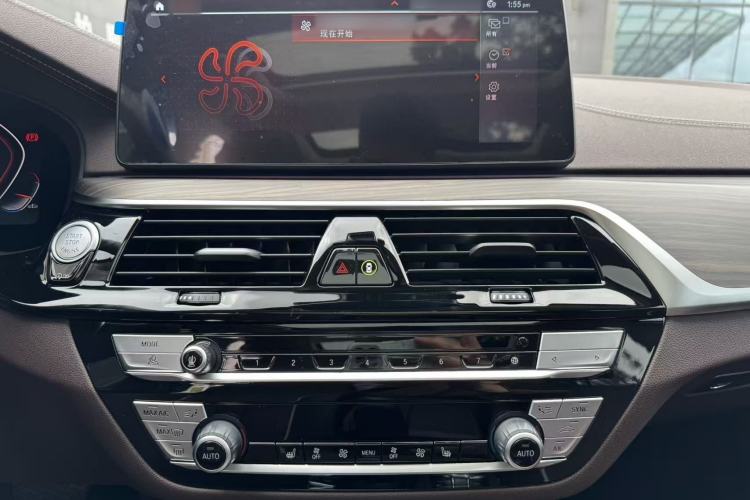 Used BMW 5 Series 2023 530Li Leading Edition Luxury Package Audio And AC Panel