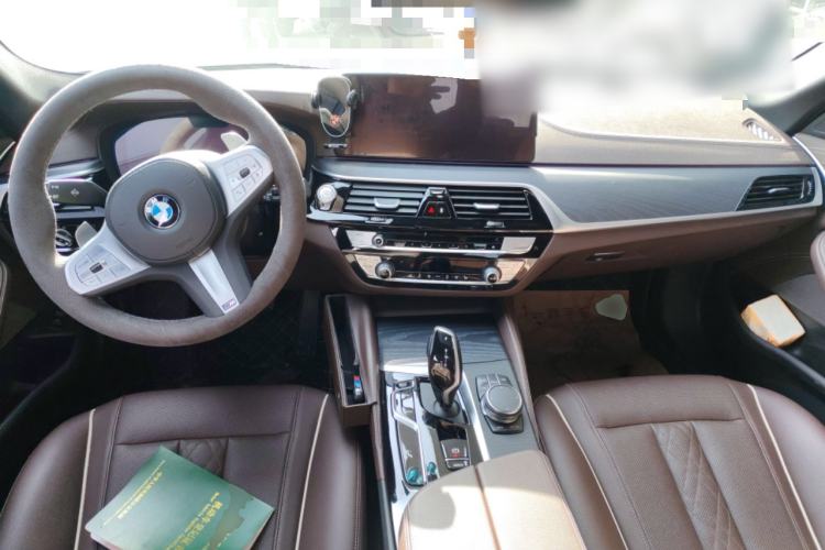 Used BMW 5 Series 2023 530Li Leading Model M Sport Package Center Console