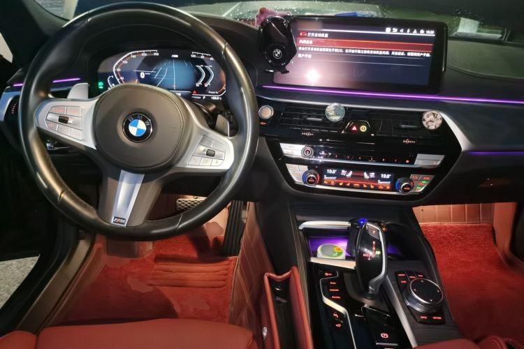 Used BMW 5 Series 2023 530Li Luxury Edition M Sport Package Center Console