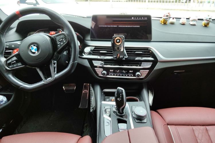 Used BMW 5 Series 2023 530Li Luxury Edition M Sport Package Center Console