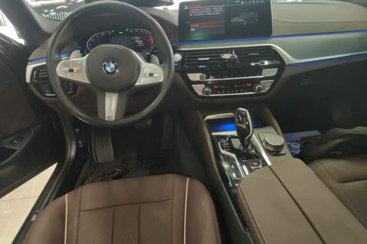 Used BMW 5 Series 2023 530Li Leading Model M Sport Package Center Console