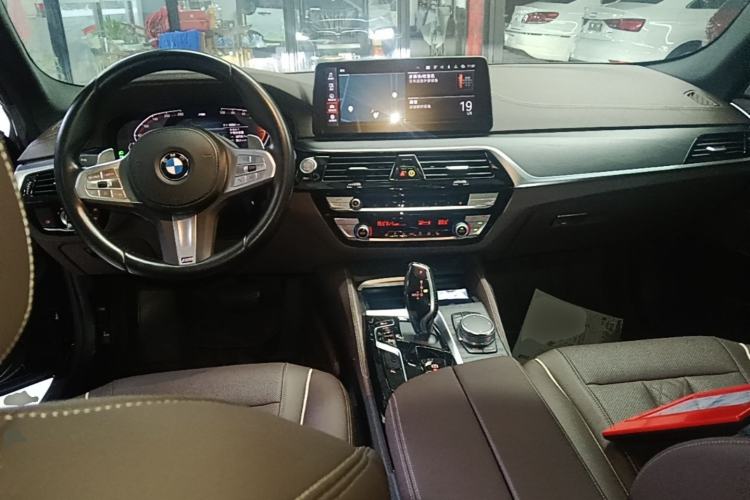 Used BMW 5 Series 2023 530Li Leading Model M Sport Package Center Console