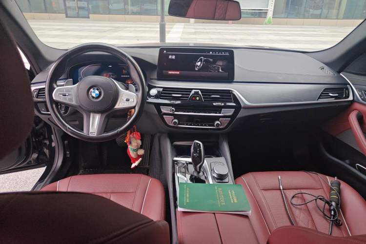 Used BMW 5 Series 2023 530Li Leading Model M Sport Package Center Console