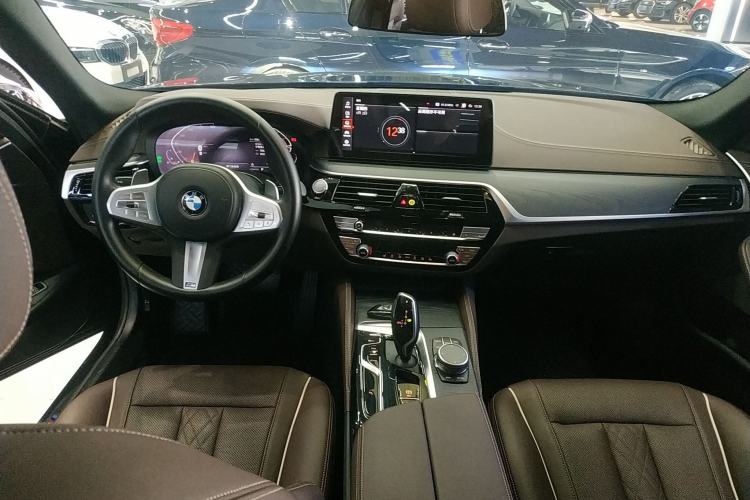 Used BMW 5 Series 2023 530Li Leading Model M Sport Package Center Console