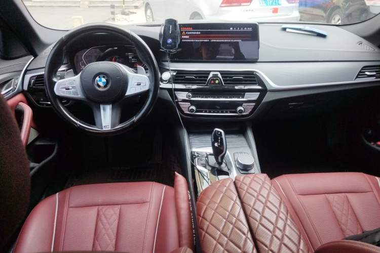 Used BMW 5 Series 2023 530Li Leading Model M Sport Package Center Console