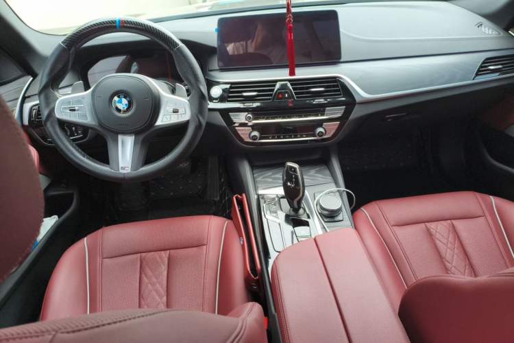 Used BMW 5 Series 2023 Restyled 530Li Leading Edition M Sport Package Center Console