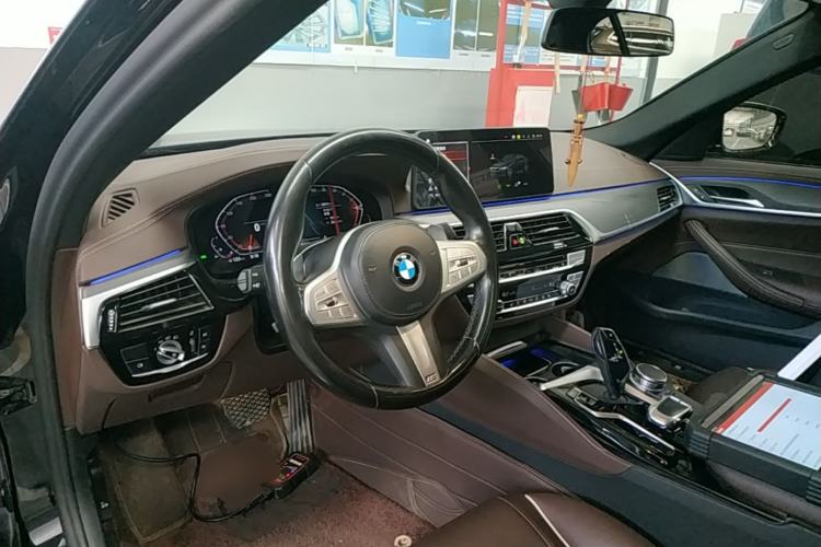 Used BMW 5 Series 2023 530Li Leading Model M Sport Package Center Console