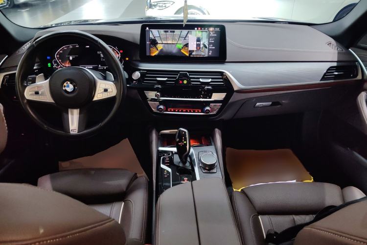 Used BMW 5 Series 2023 Restyled 530Li Luxury Edition M Sport Package Center Console